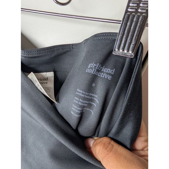 Girlfriend Collective Compressive High-Rise 7/8 Leggings Black - Picture 6 of 8